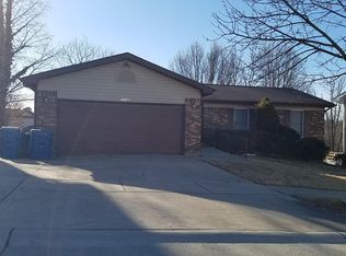 12142 Beckford Estates Dr, Maryland Heights, MO 63043