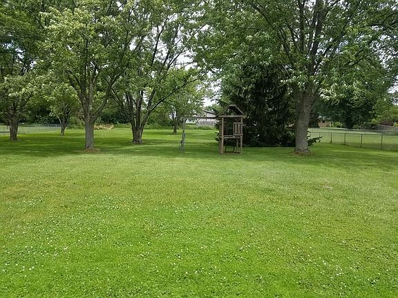 3rd image of 40851 N Black Oak Ave