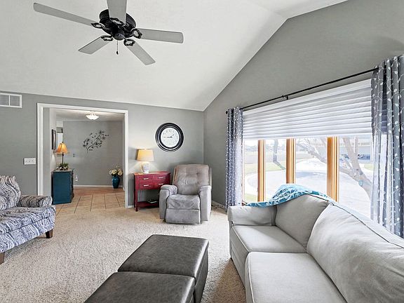 5th image of 2302 N High Point Cir