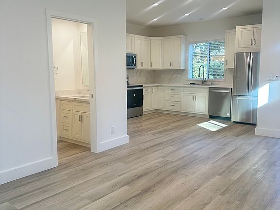 2nd image of 1305 Shasta Ave #2