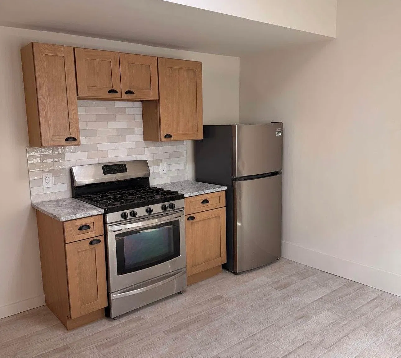 4 bed, $3,600 — Photo 2