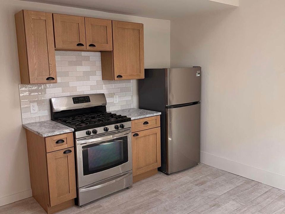 2nd image of 441 Winthrop St #1