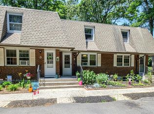 27 Woodcrest Dr APT 2, Burlington, CT 06013