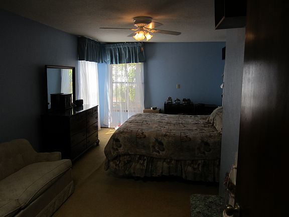 3rd image of 8501 Evangeline Ave NE