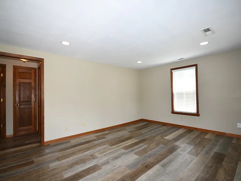 8513 Igou Gap Rd — Photo 3
