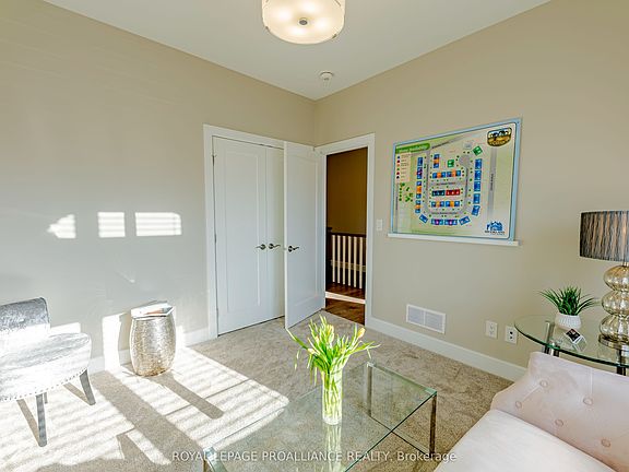 4th image of 31 Douglas Marshall Cres