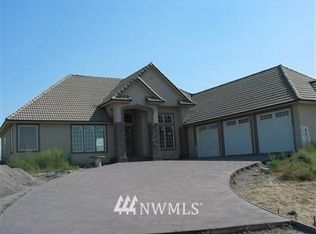 8421 Dune Lakes Rd, Moses Lake, WA 98837