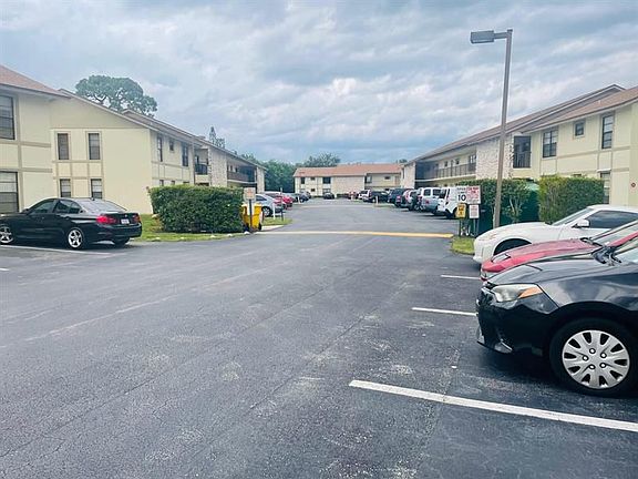 4th image of 5955 Longbow Ln APT 1