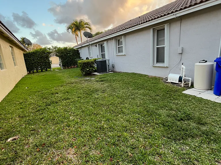 16375 NW 24th St — Photo 13