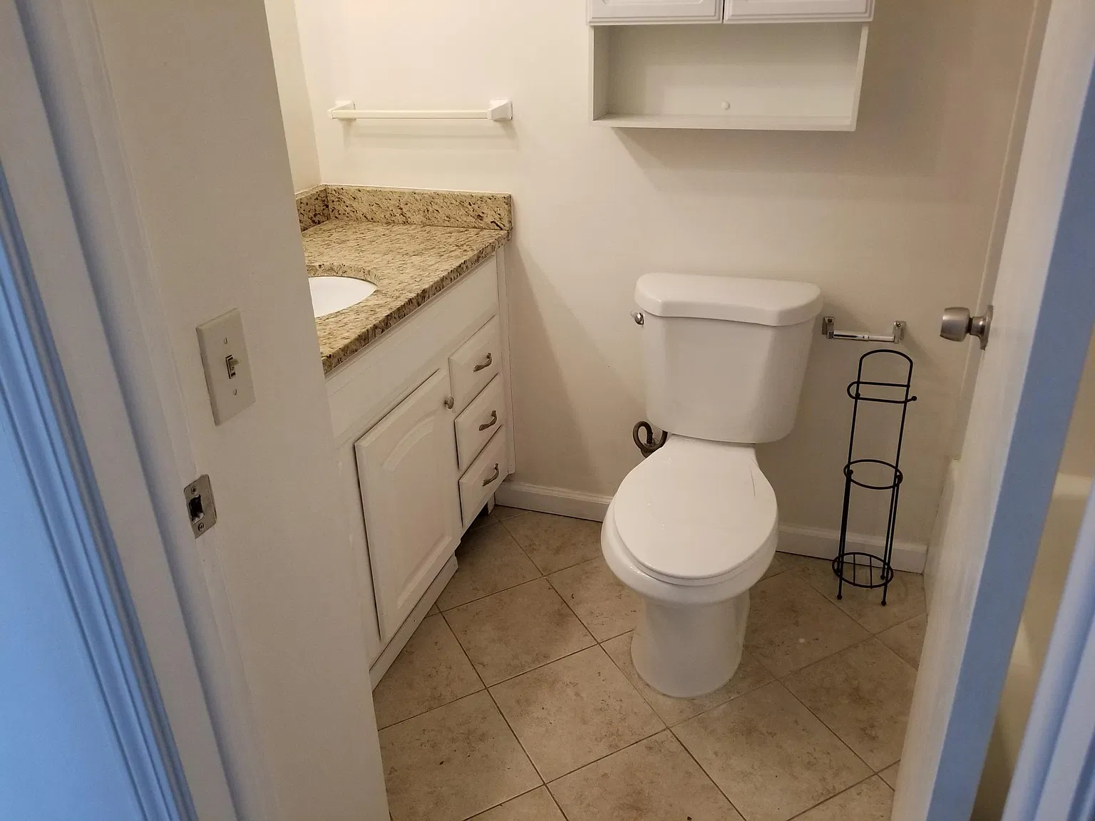 3 bed, 1032 sqft, $1,300 — Photo 3