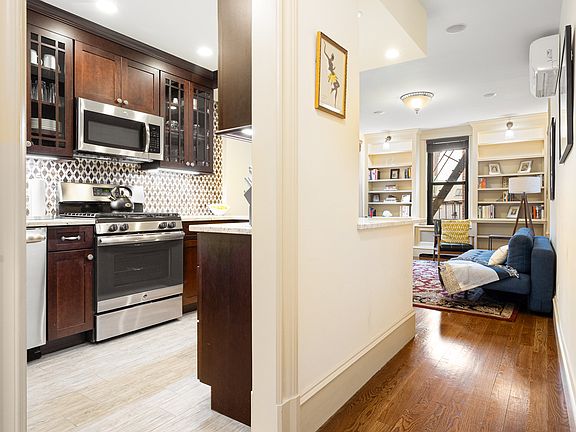 5th image of 69 Pineapple St APT 6
