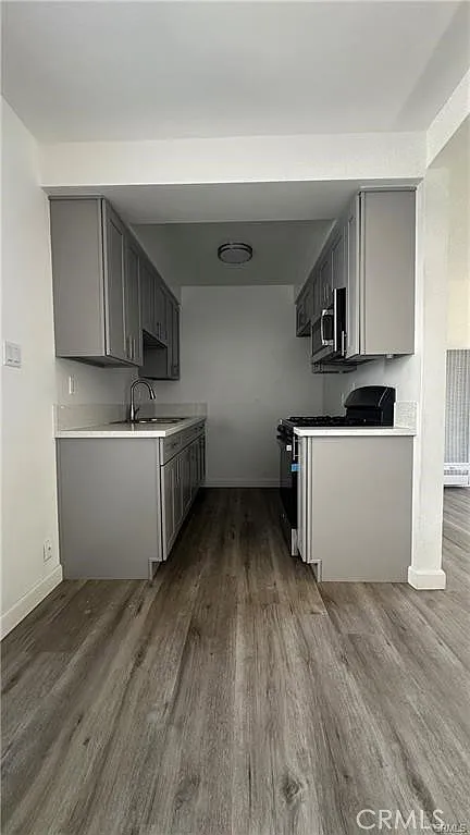 1 bed, 500 sqft, $1,800 — Photo 2