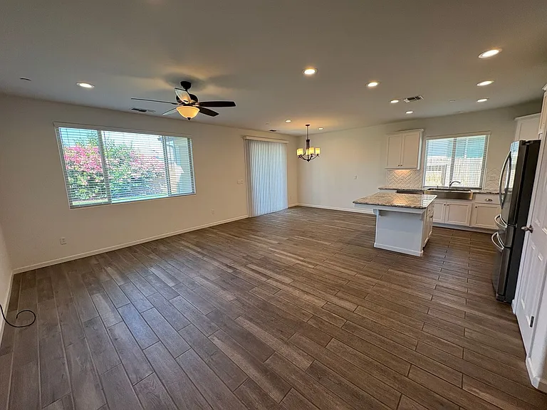 1620 W Porter Ave — Photo 21