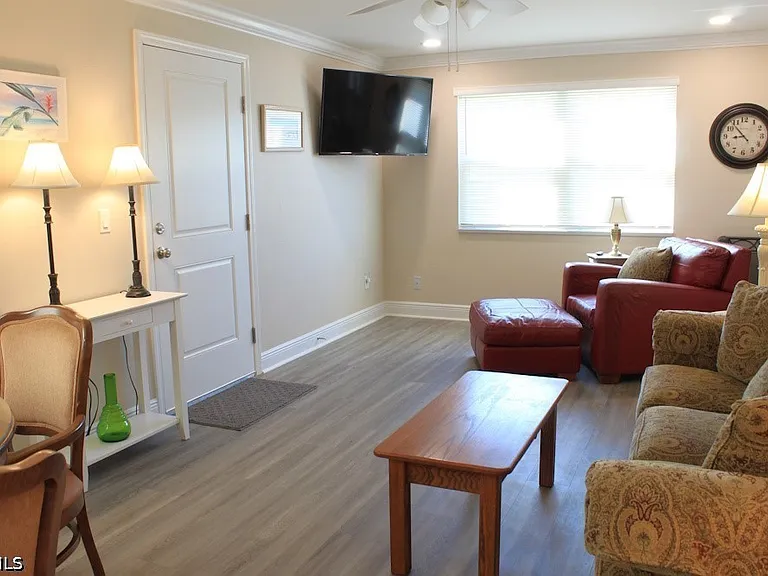 16881 Davis Rd #112 — Photo 6