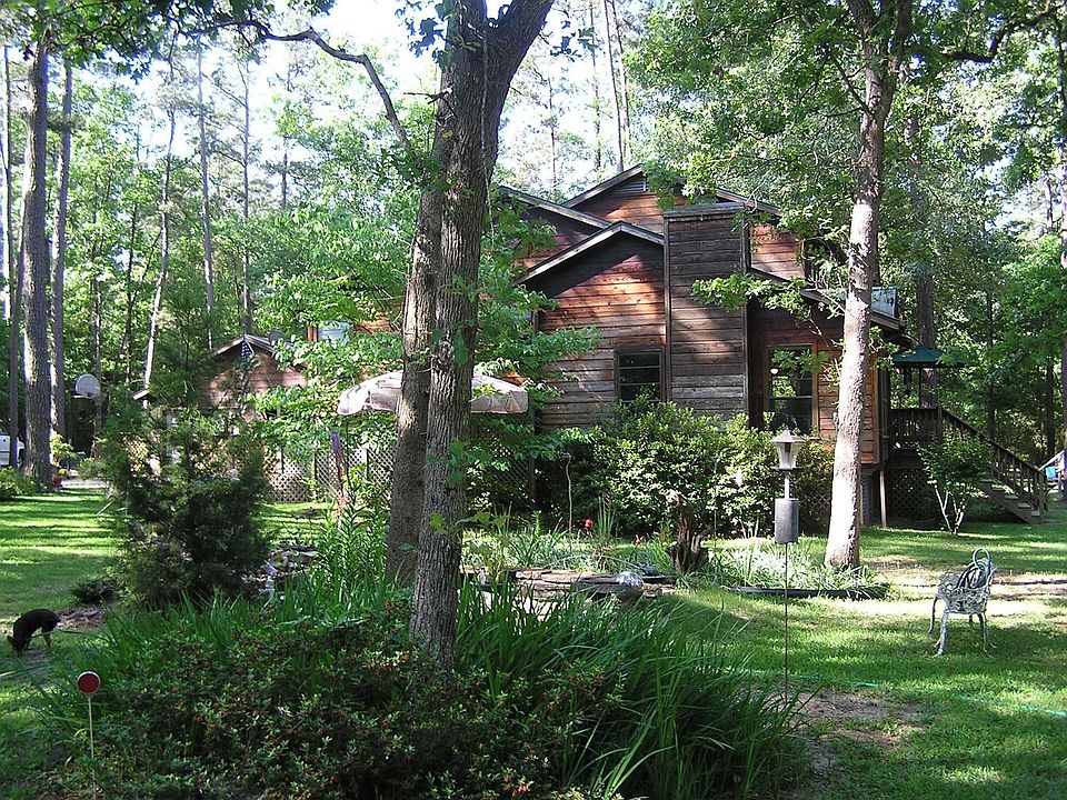 Split level house w/ 3 Car garage.
