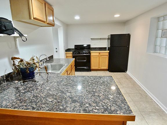 3rd image of 848 N Richmond St
