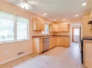 3697 Vezber Dr, Seven Hills, OH 44131