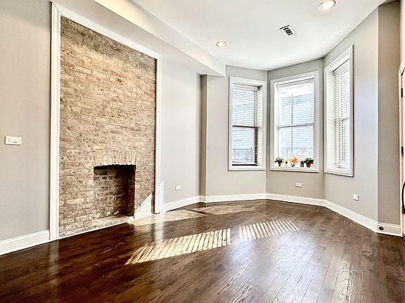 2nd image of 1724 W Hastings St #1