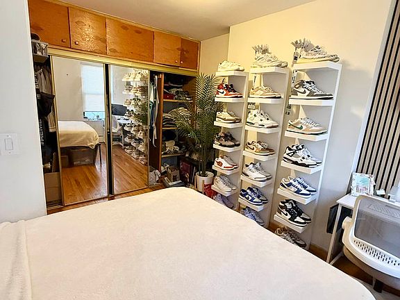 4th image of 123 1st Ave #4