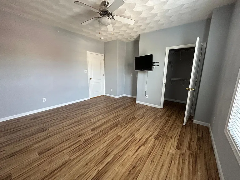 304 Troon Ct — Photo 15