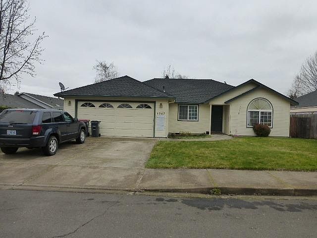 1st image of 1747 Louise Ave