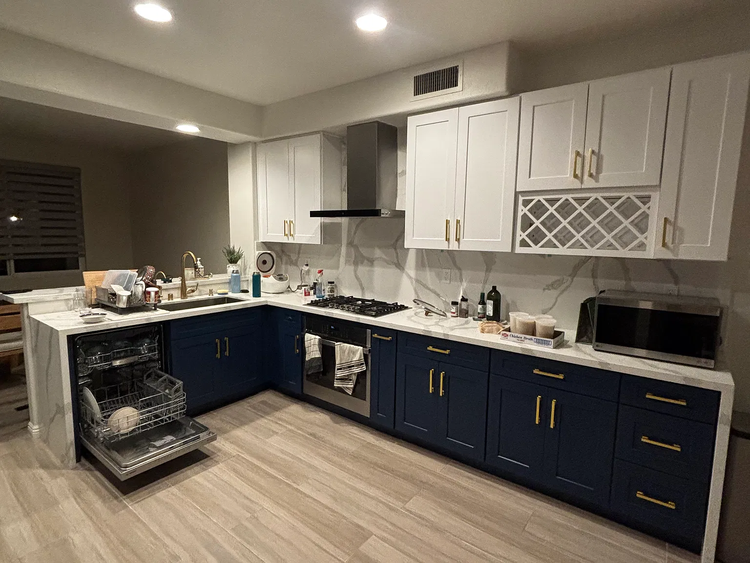 3 bed, 2.5 bath, 1798 sqft, $1,980 — Photo 2
