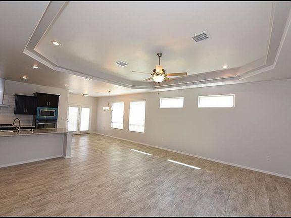 5th image of 12393 Knightsbridge Dr