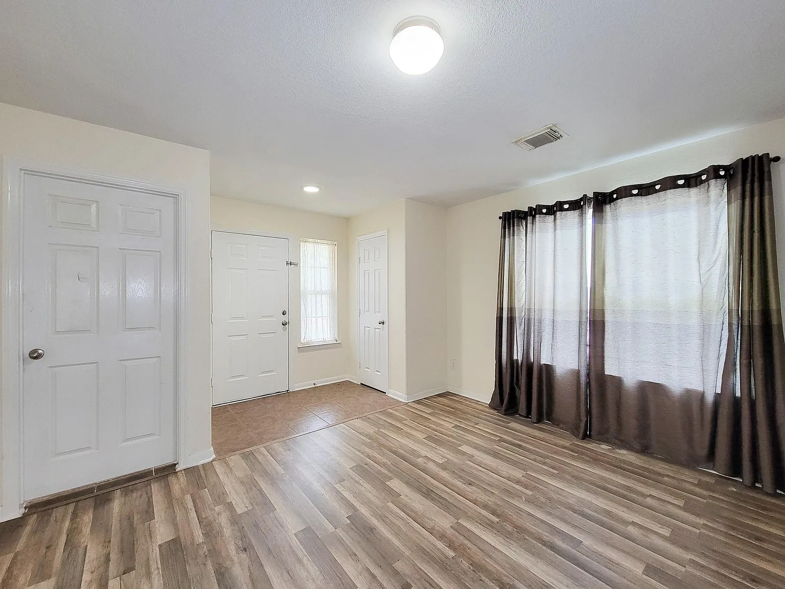 3 bed, 2.0 bath, 1632 sqft, $1,700 — Photo 3