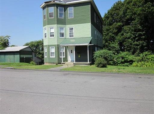 2nd image of 10 Clay St