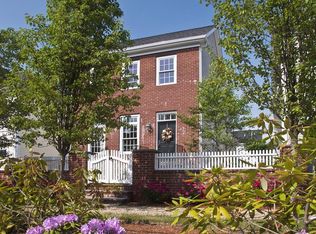 40 Maple Ln, Medfield, MA 02052