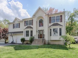 7 Camden Rd, Parsippany, NJ 07054