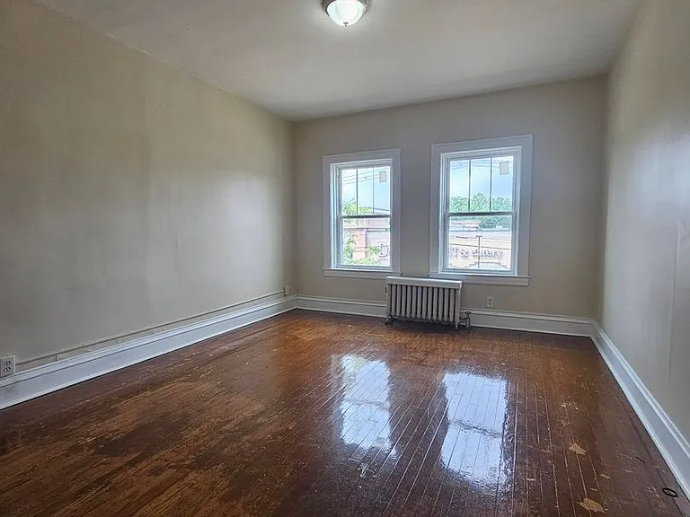 1933 Lee Rd — Photo 3