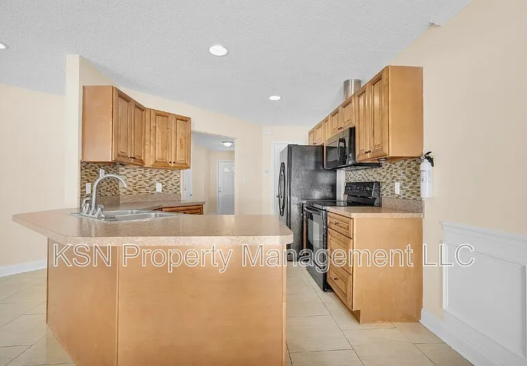 7331 Leghorn St — Photo 35