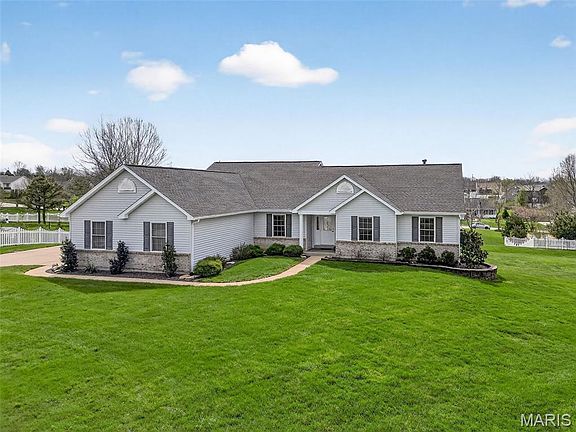 3rd image of 1412 Highland Park Ct