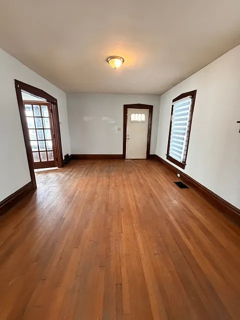 176 Henry St