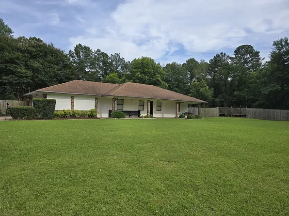1658 Monterey Rd, Florence, MS 39073