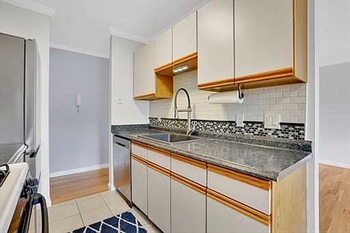 5th image of 272 Regency Park Dr