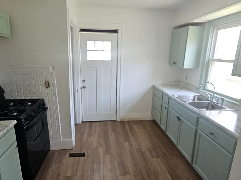 222 N Grange Ave — Photo 5