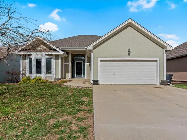 12540 Augusta Dr, Kansas City, KS 66109