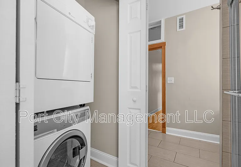 430 W 23rd St — Photo 15