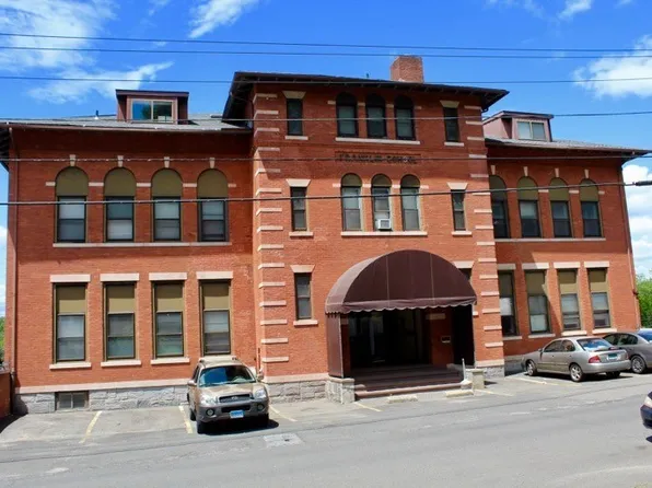 Franklin School Lofts, 50 Derby Ave #489f00250, Derby, CT 06418