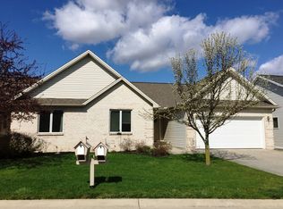 49 Aynsley Lndg, Bowling Green, OH 43402