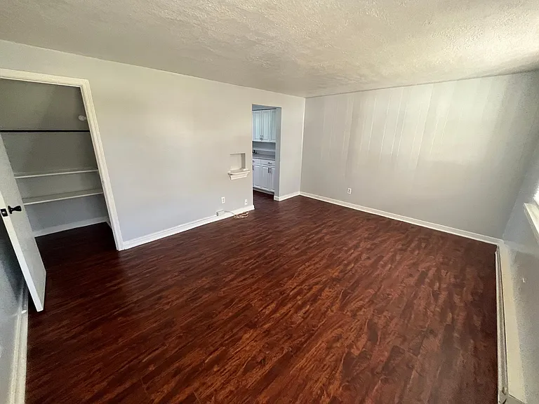 3202 McArthur Dr — Photo 29