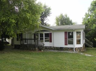 1005 Ridgeway Dr, Christiansburg, VA 24073