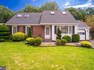 17 Laurel Crest Dr, Howell, NJ 07731