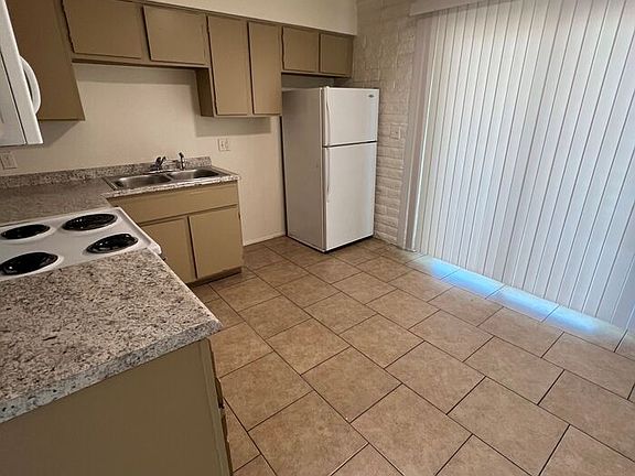 5th image of 2517 N Geronimo Ave #C