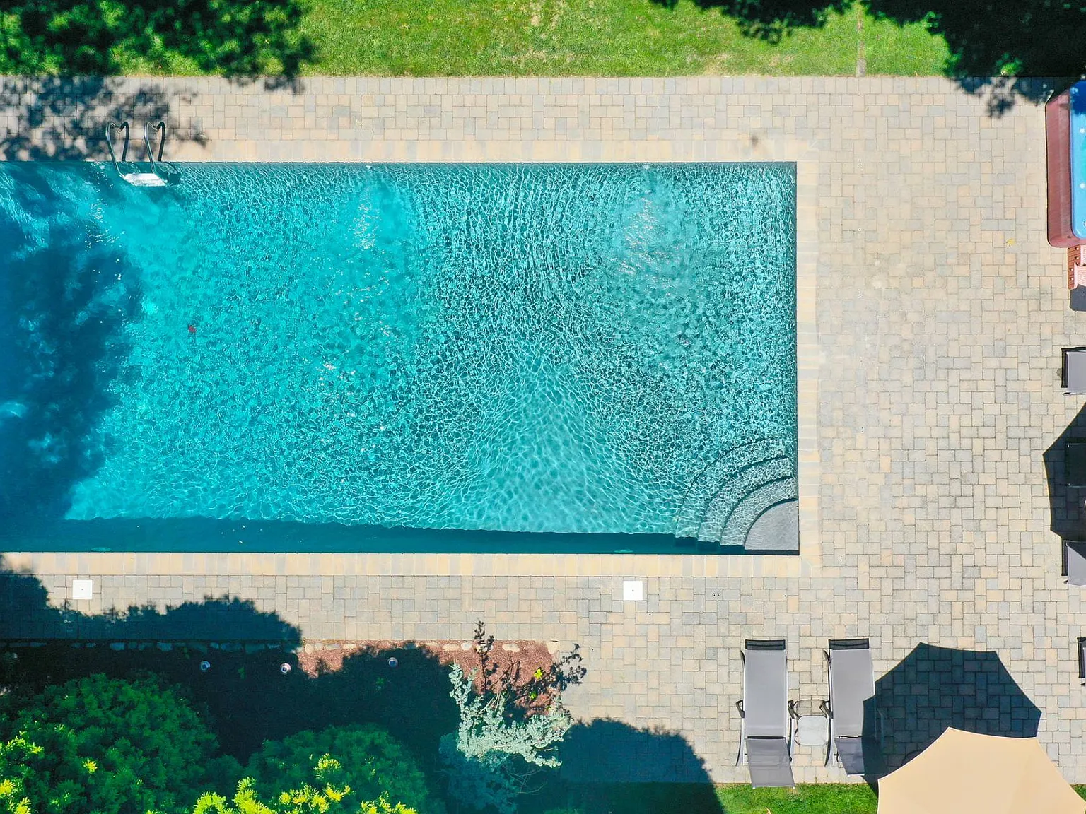 Quogue Village Six Bedroom With Pool And Tennis — Photo 4