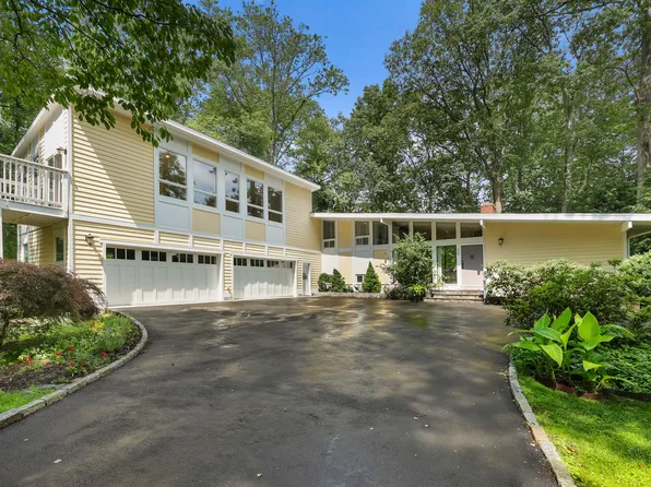 130 Fishing Trail, Stamford, CT 06903