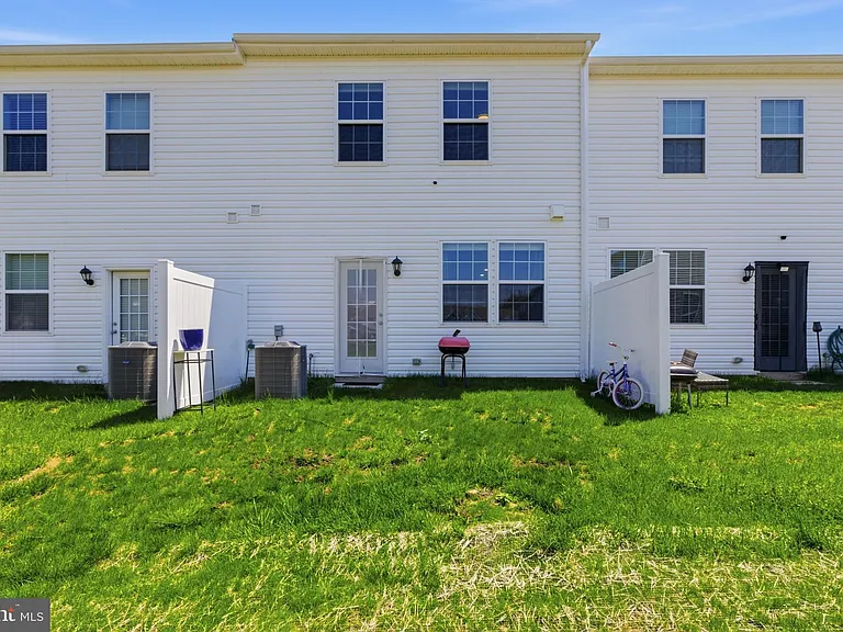 53 Elliot Ln — Photo 32