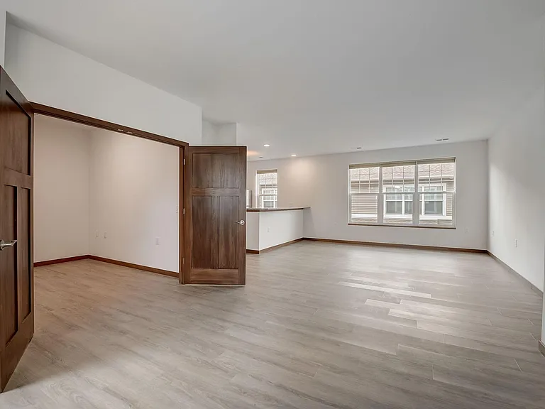 1931 Eastwood Way #1931 — Photo 10